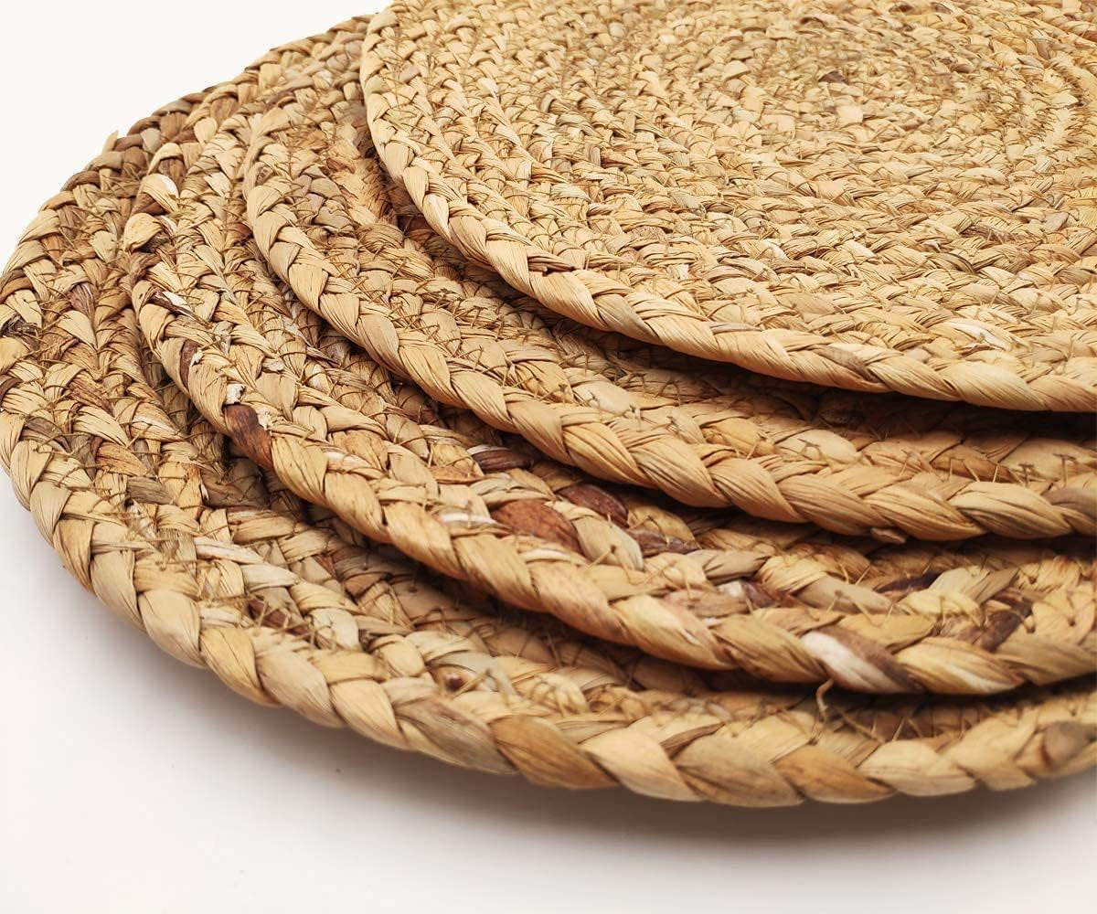 Round Woven Placemats, 13'' Plate Chargers Heat Resistant Non-Slip Water Hyacinth Weave Place Mats Farmhouse Straw Braided Rattan Tablemats Wicker Placemats for Dining Table Decor Set of 6